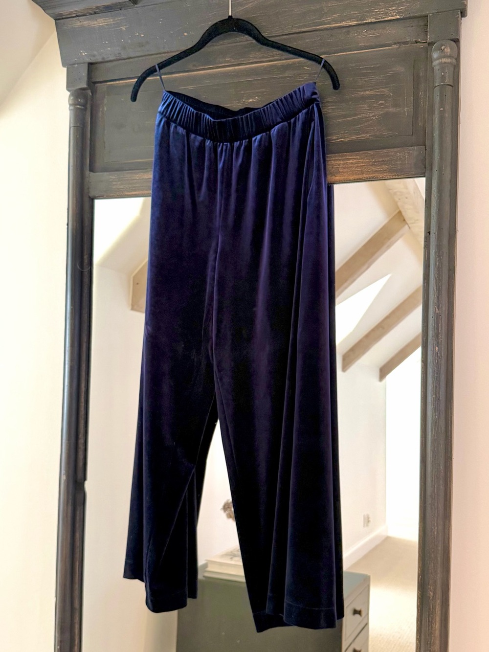 Uniqlo Velvet Elastic Waist Pants in Navy